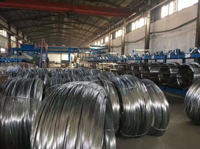 phu-kien-sat-thep-la-gi